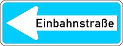 Einbahnstraße linksweisend